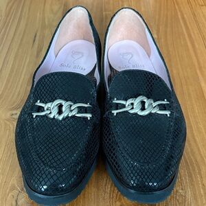 Sole Bliss Tamara Black Snake Print Women's Loafers 8.5 Wide-Fit Like New